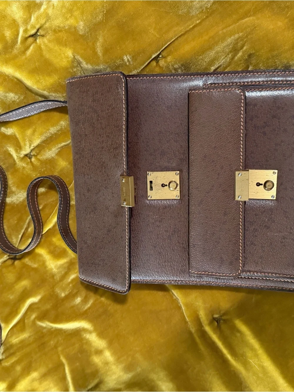 Gucci vibrage Brown Leather satchel with Front Pocket and Gold Hardware